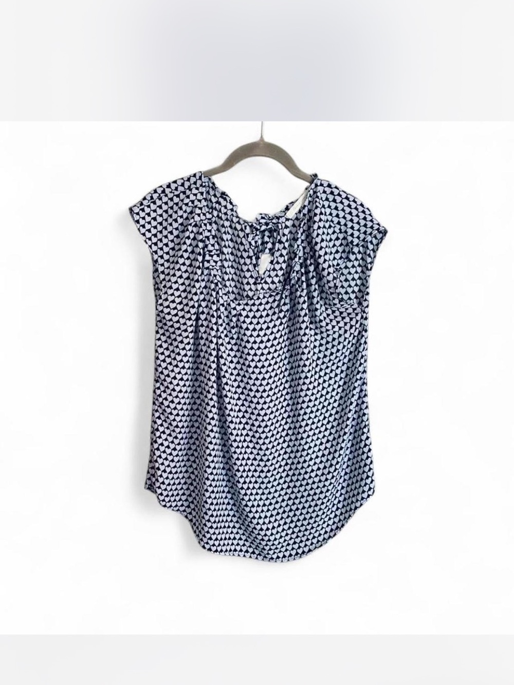 Preppy LC Lauren Conrad Navy and White Printed Cap-Sleeve Blouse size M